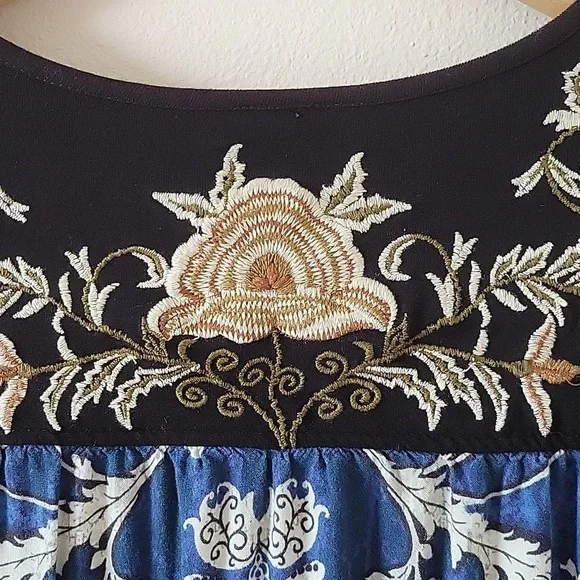 Soft Surroundings Black Embroidered Mixed Media Long Sleeve Tee Size Medium M - Picture 4 of 7